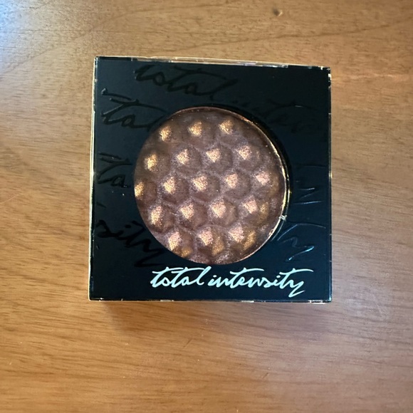 Total Intensity True Metals Eyeshadow 03 Copper - Picture 1 of 2